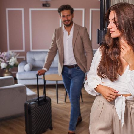 Resto Inn - Smart Apartamenty Blisko Energylandii Polwies Dış mekan fotoğraf