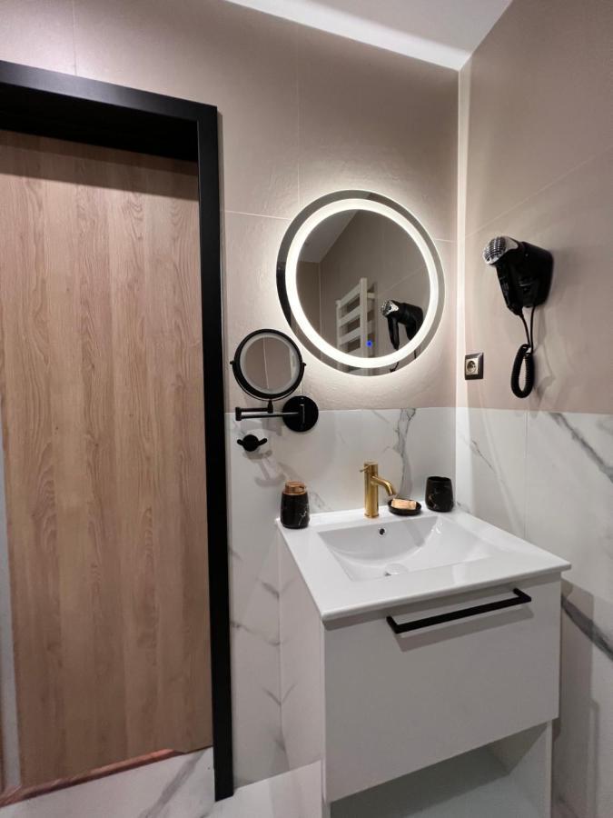 Resto Inn - Smart Apartamenty Blisko Energylandii Polwies Dış mekan fotoğraf