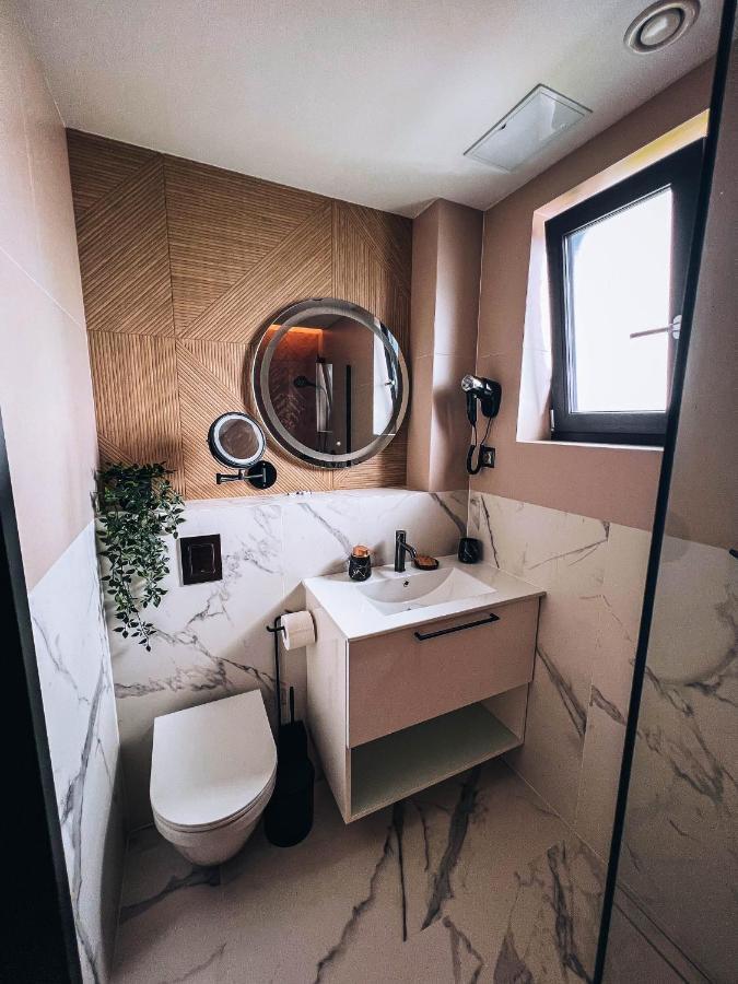 Resto Inn - Smart Apartamenty Blisko Energylandii Polwies Dış mekan fotoğraf