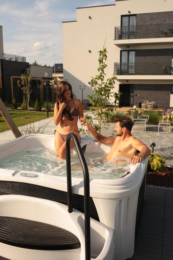 Resto Inn - Smart Apartamenty Blisko Energylandii Polwies Dış mekan fotoğraf