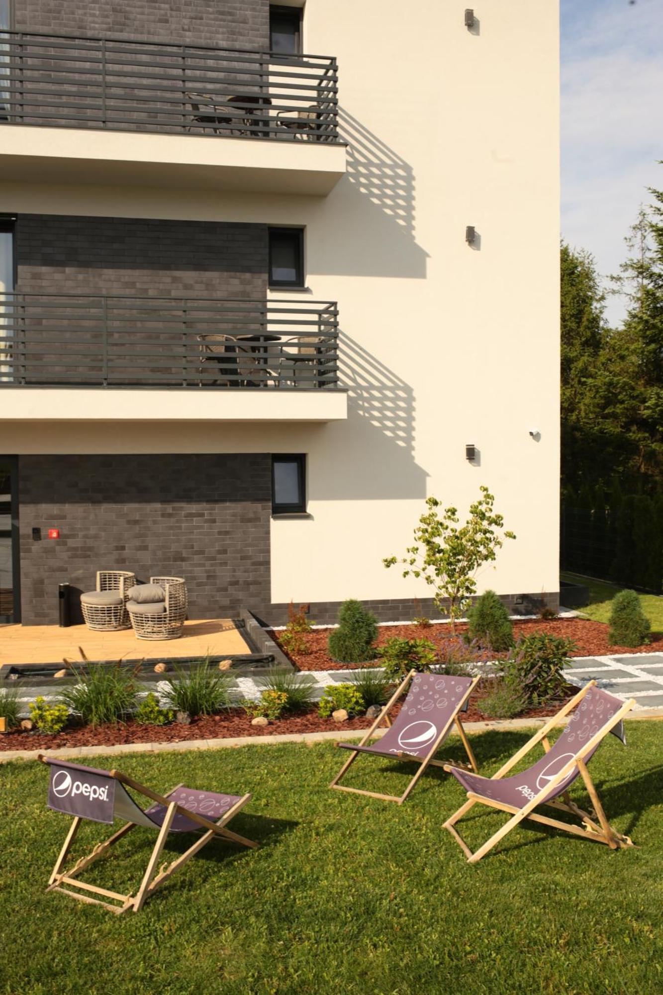 Resto Inn - Smart Apartamenty Blisko Energylandii Polwies Dış mekan fotoğraf